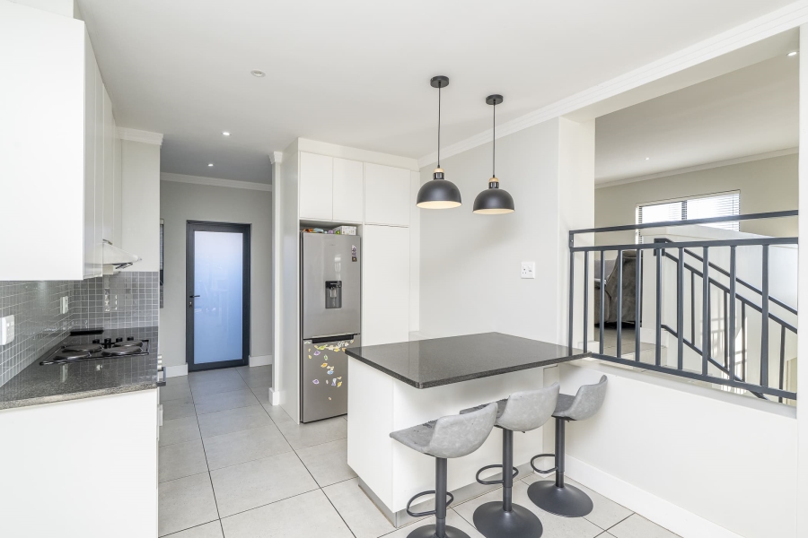 3 Bedroom Property for Sale in Protea Heights Western Cape